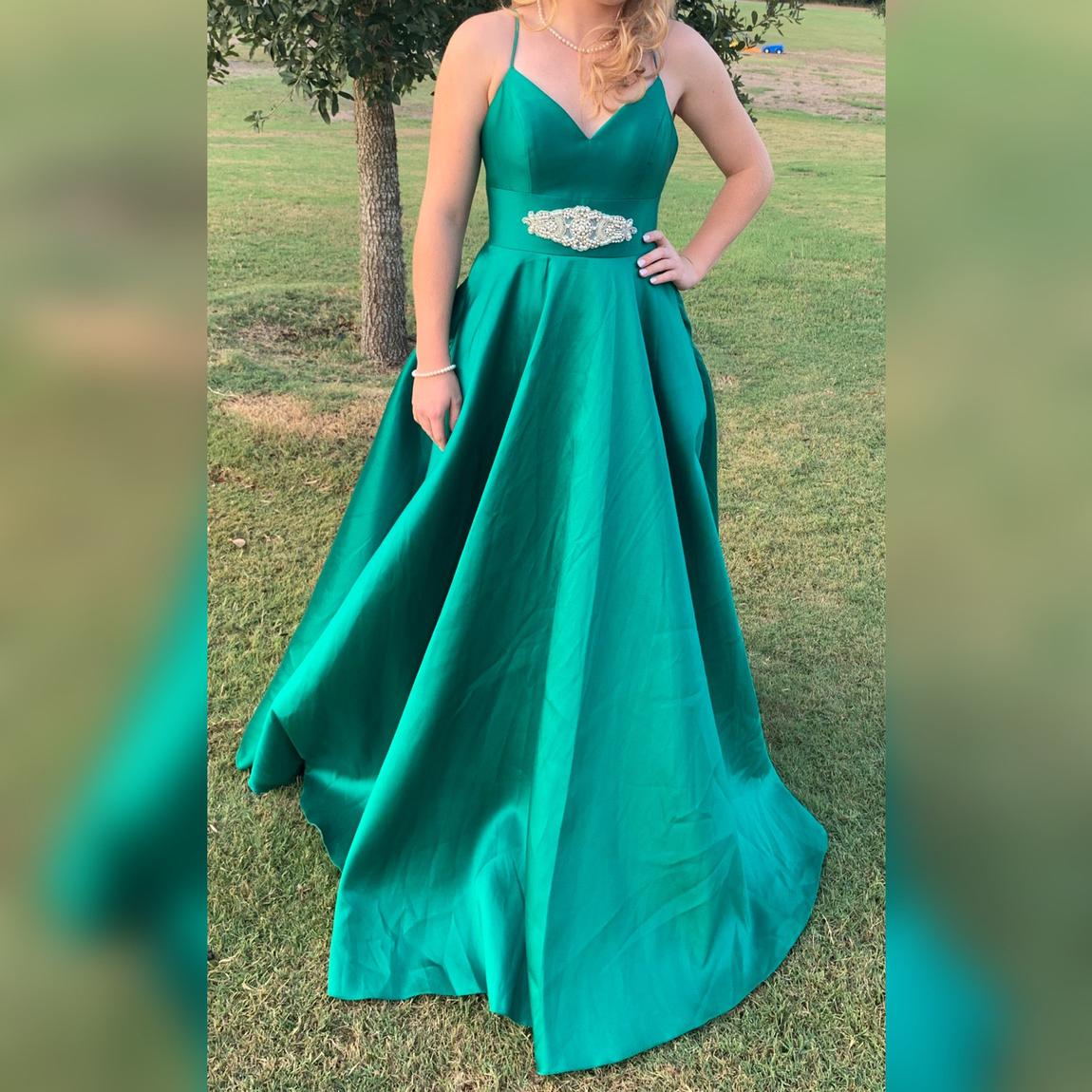 Brooklyn and Bailey Size 6 Prom Emerald Green A-line Dress on Queenly