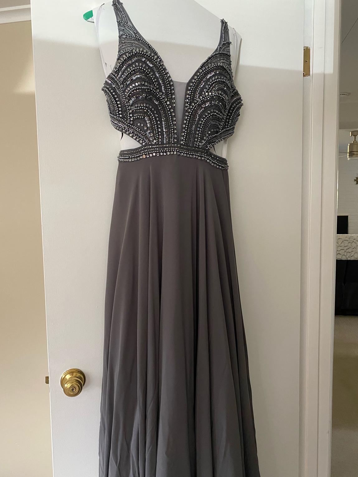 Designs by La Femme Size 6 Silver Ball Gown on Queenly