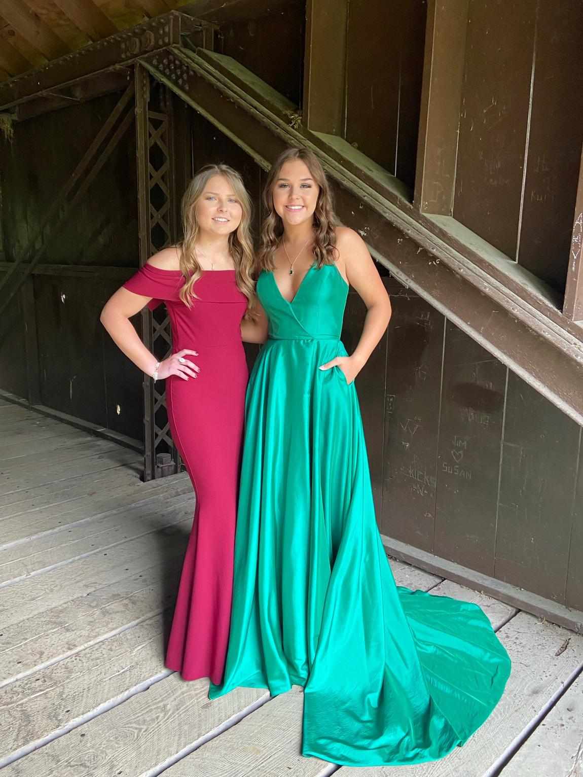 Sherri Hill Size 4 Prom Halter Satin Emerald Green A-line Dress on Queenly