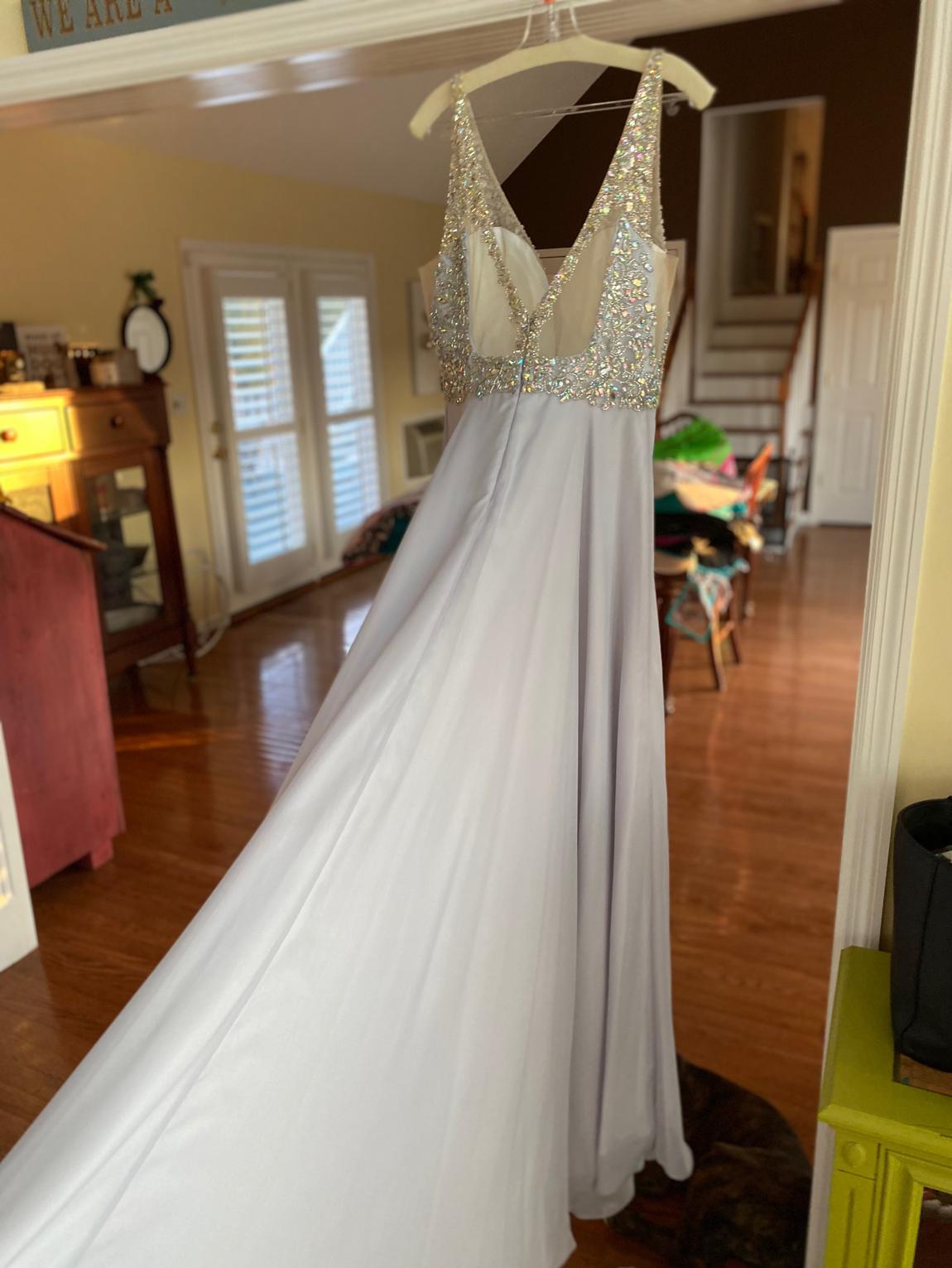 Size 14 Prom White Dress With Train on Queenly