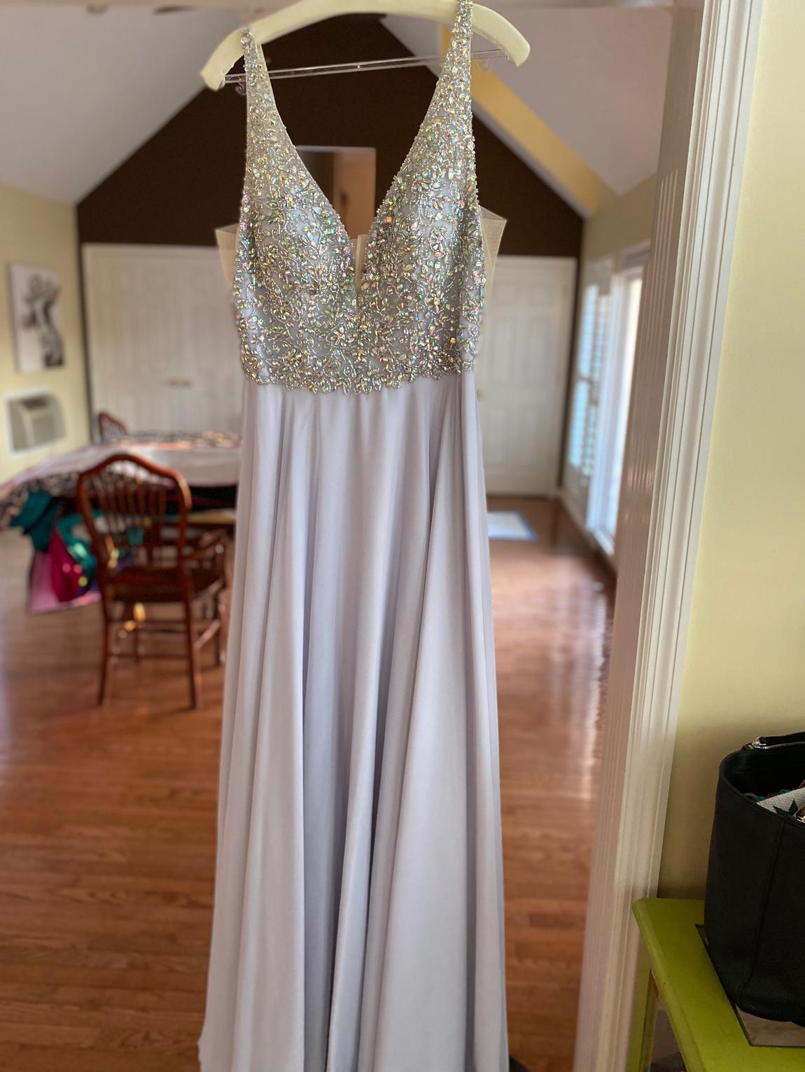 Size 14 Prom White Dress With Train on Queenly