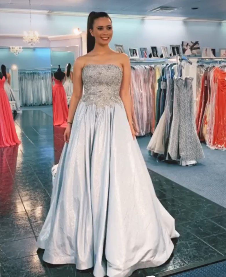 Mac Duggal Size 6 Pageant Silver Ball Gown on Queenly