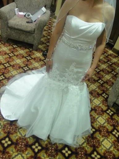 Size 4 Wedding Strapless Lace White Mermaid Dress on Queenly