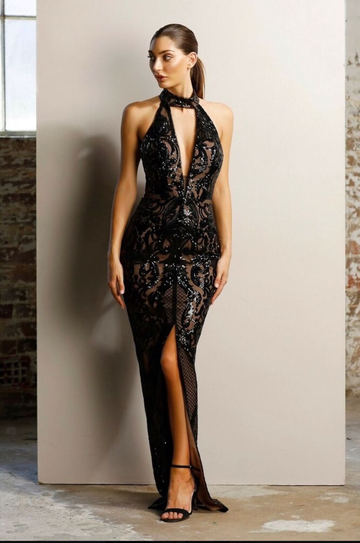 Size 2 Prom Plunge Sheer Black Side Slit Dress on Queenly