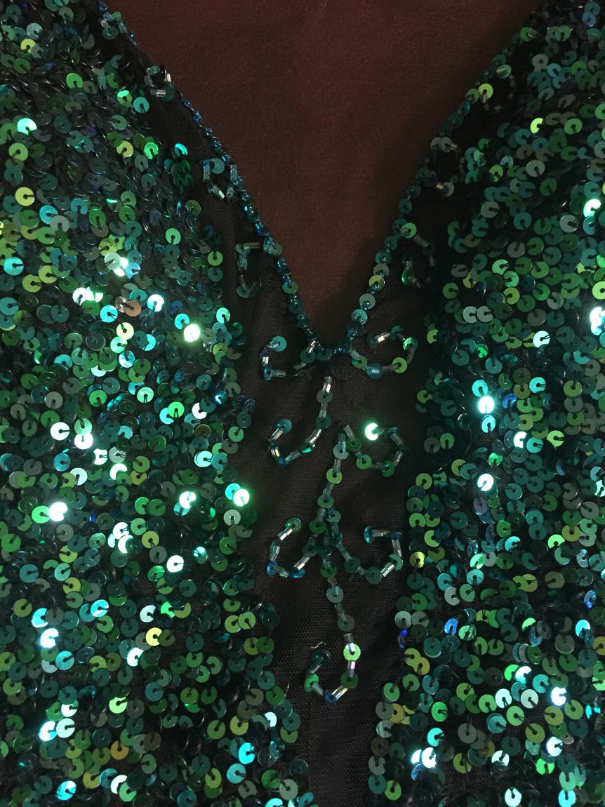 Mac Duggal Size 4 Sequined Green Cocktail Dress on Queenly