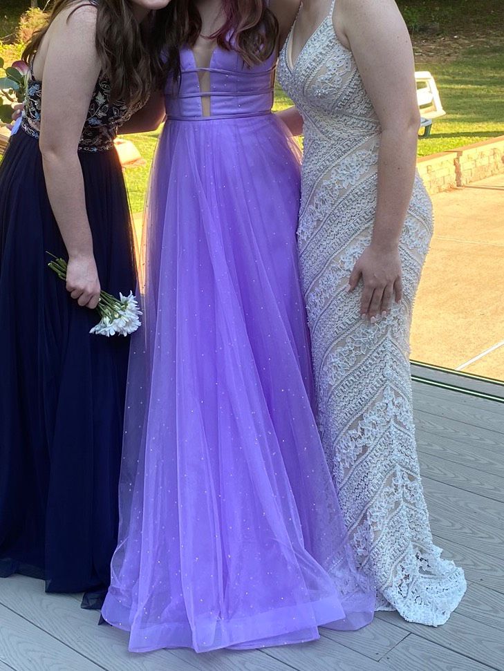 Sherri Hill Size 4 Prom Plunge Light Purple A-line Dress on Queenly