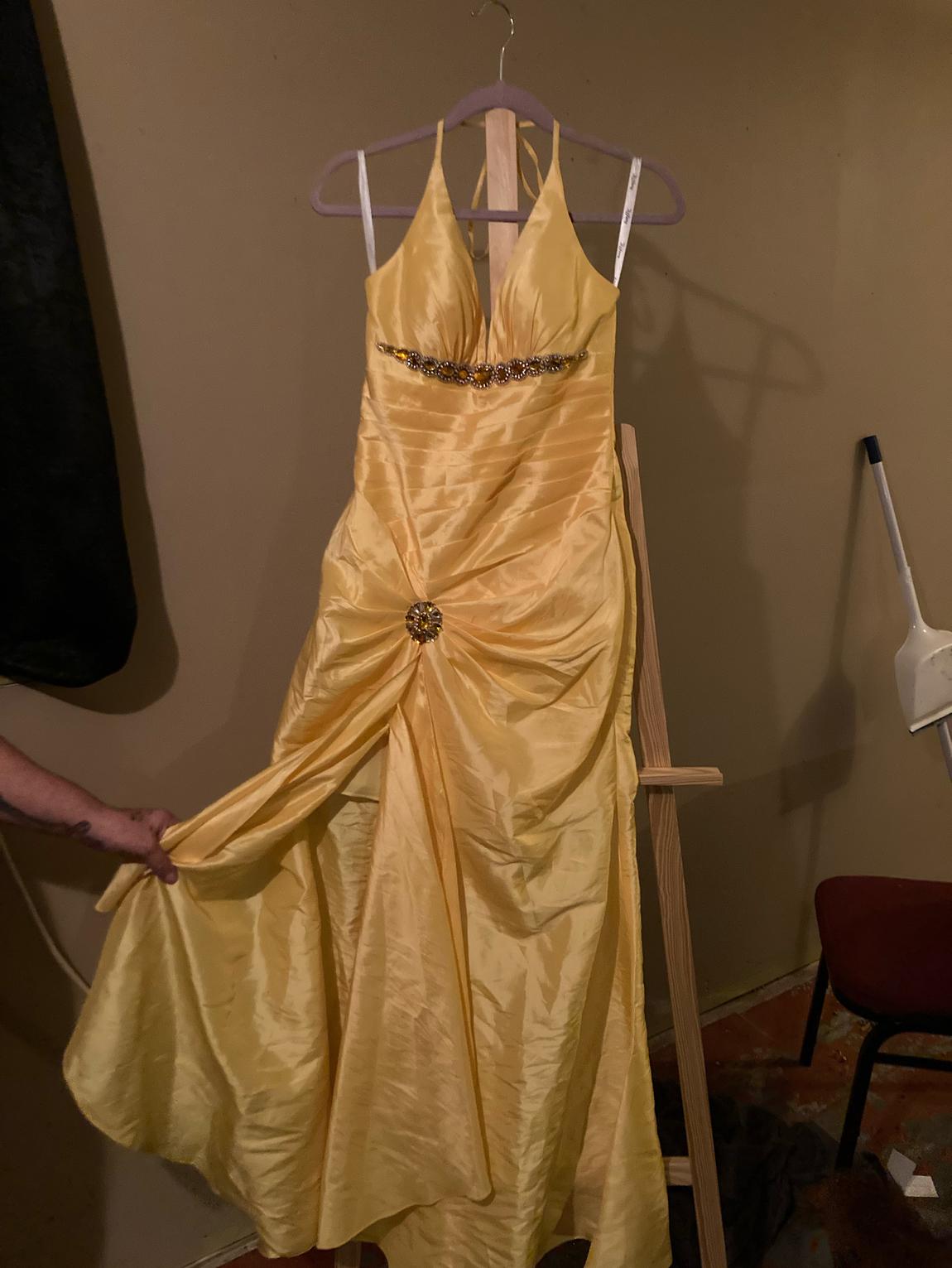 Size 4 Prom Yellow Side Slit Dress on Queenly