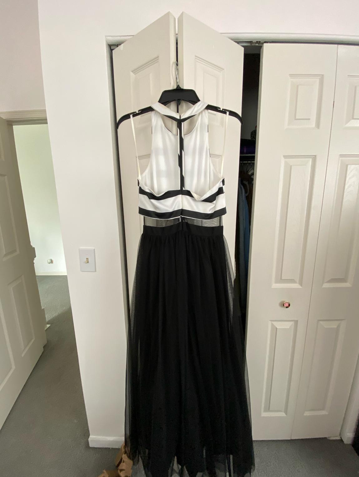 Size 6 Prom Halter Black A-line Dress on Queenly
