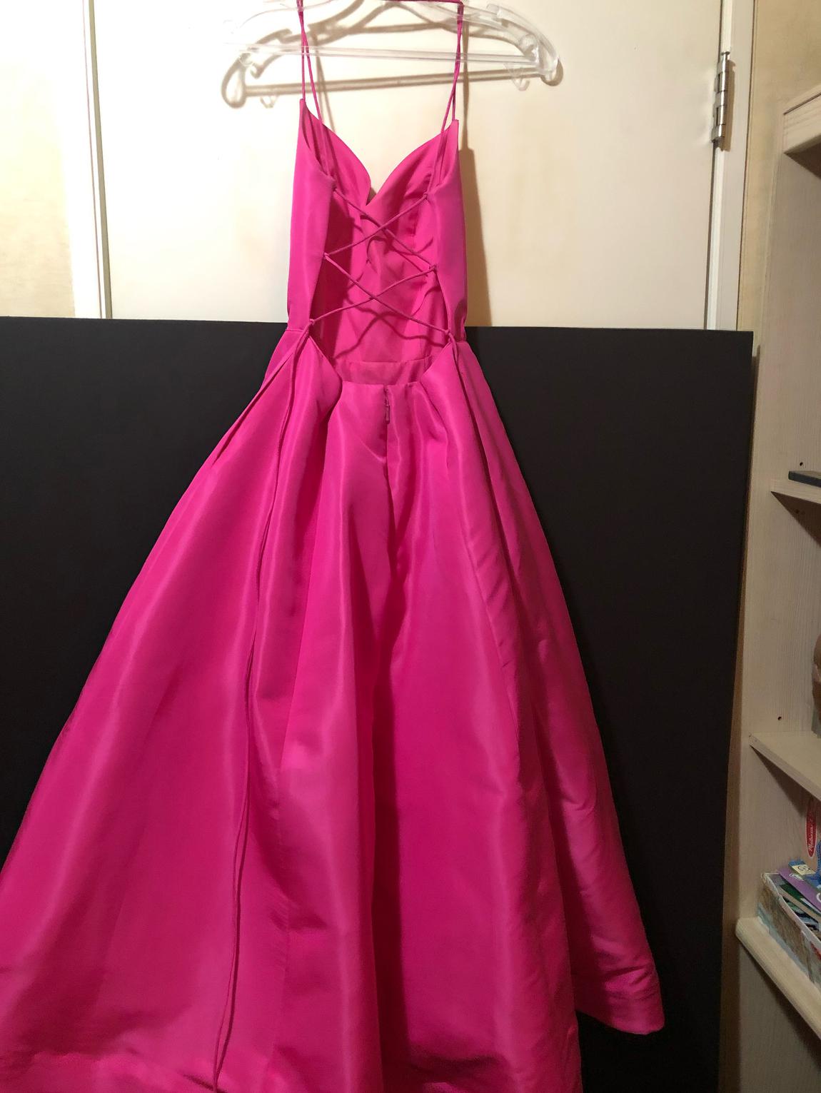 Size 0 Pink Ball Gown on Queenly