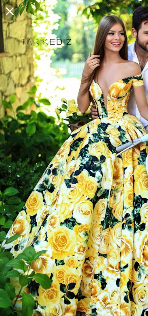 Size 4 Floral Yellow Ball Gown on Queenly