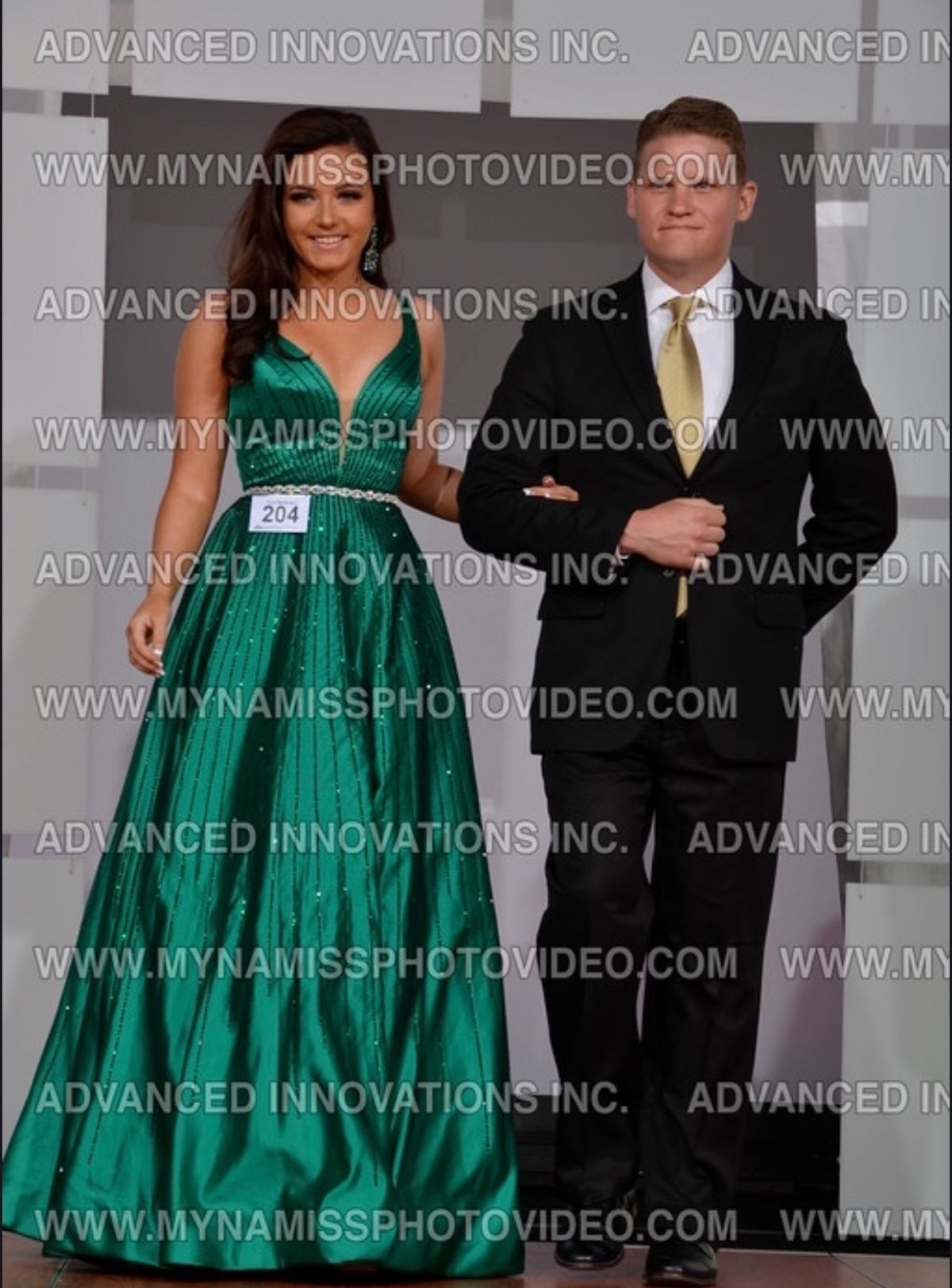 Sherri Hill Size 00 Prom Plunge Satin Emerald Green Ball Gown on Queenly