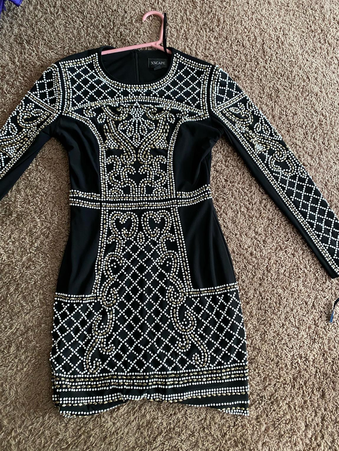Size 4 Homecoming Sequined Black Cocktail Dress on Queenly