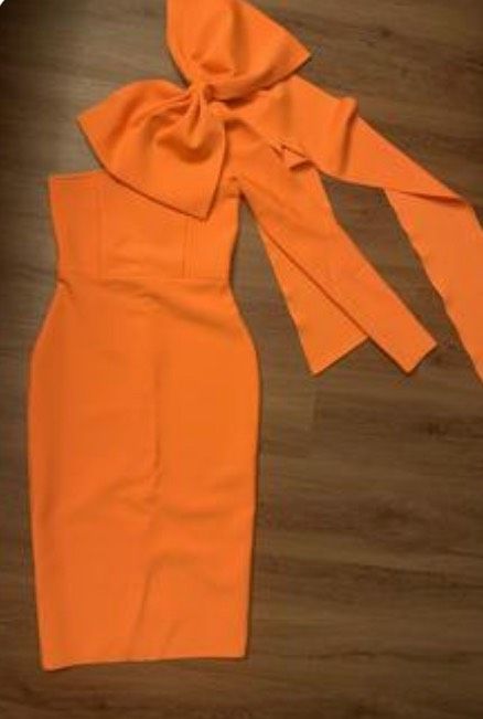 Size 4 Homecoming Long Sleeve Orange Cocktail Dress on Queenly