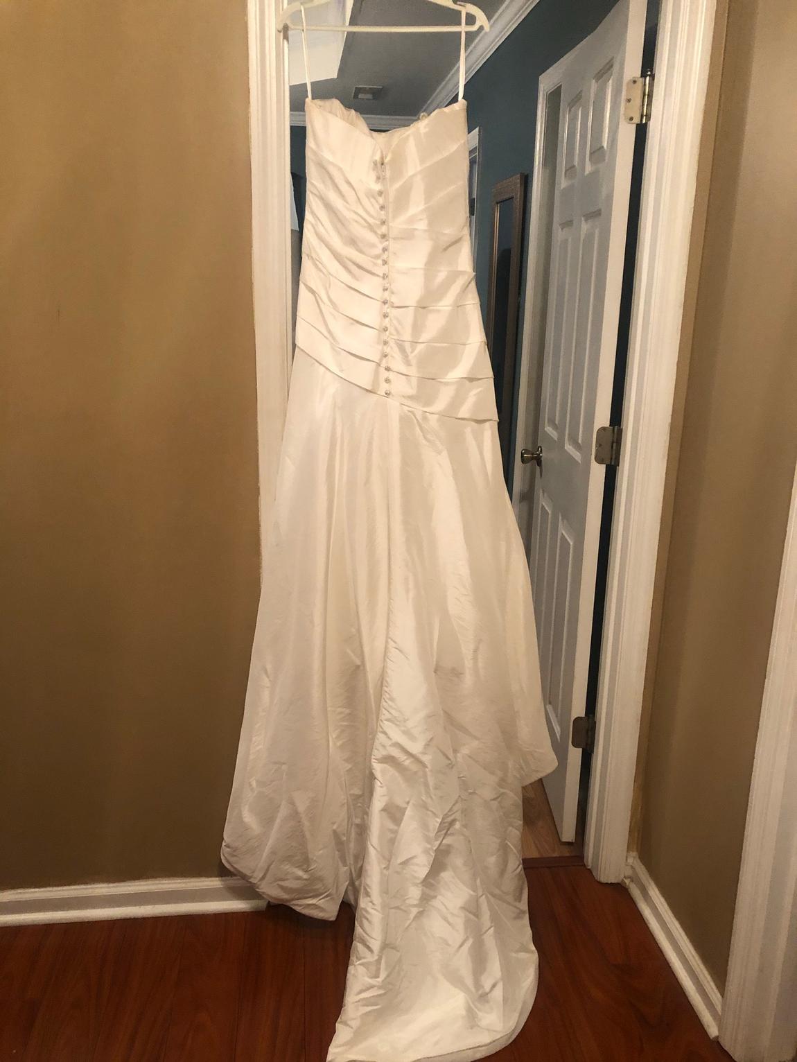 Plus Size 16 Strapless White Floor Length Maxi on Queenly
