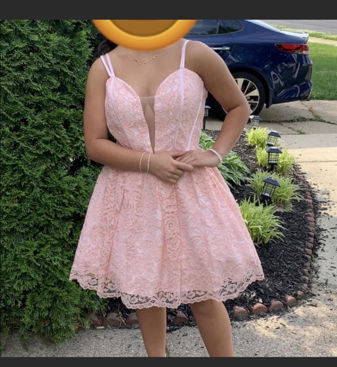 Size 2 Homecoming Plunge Lace Pink Cocktail Dress on Queenly