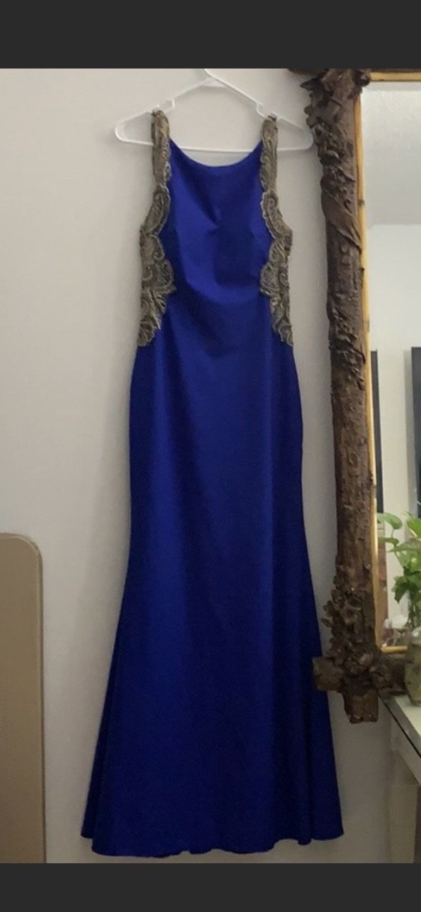 Camille La Vie Size 4 Blue Mermaid Dress on Queenly