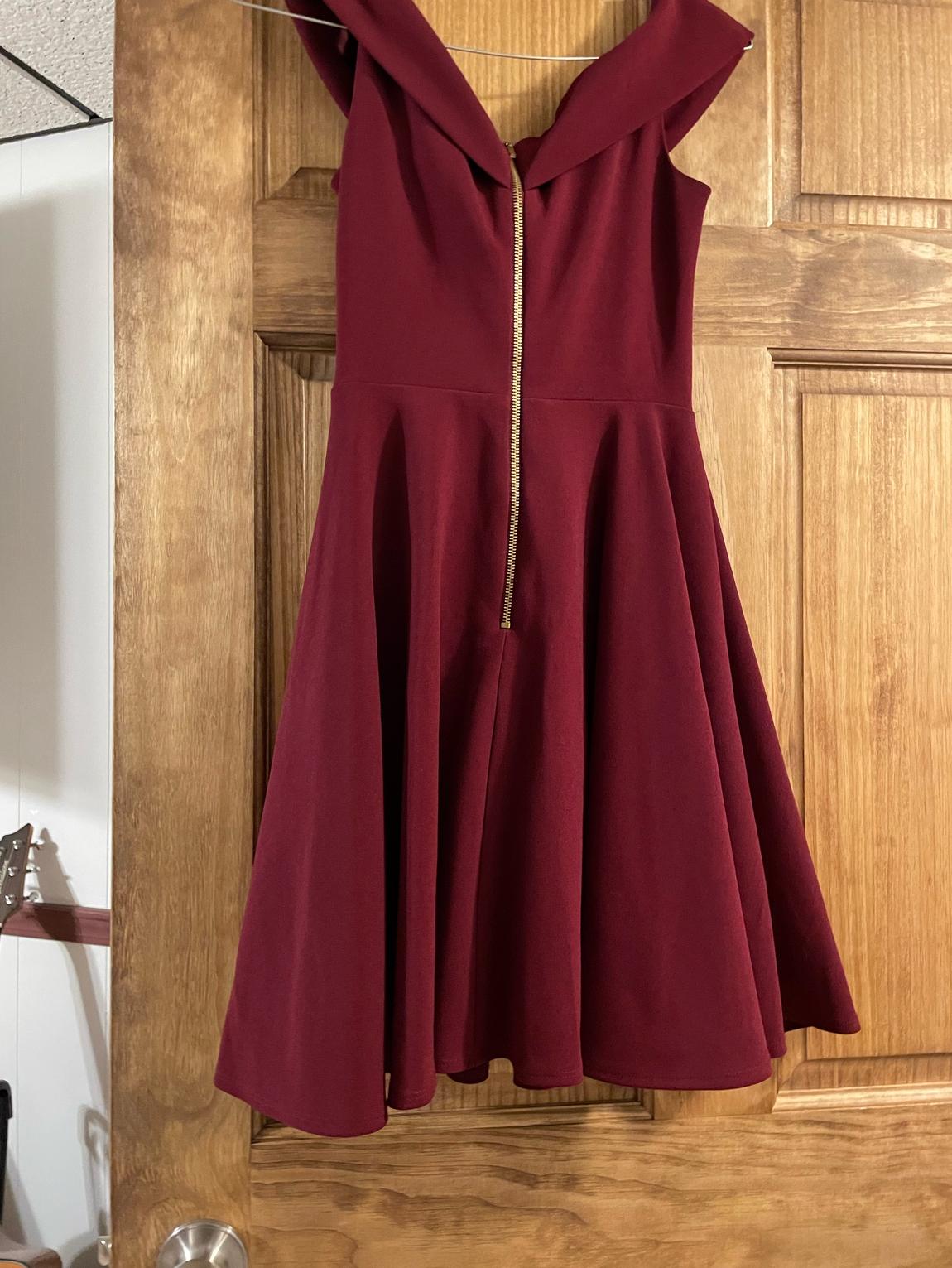 Size 2 Off The Shoulder Sheer Red Cocktail Dress on Queenly