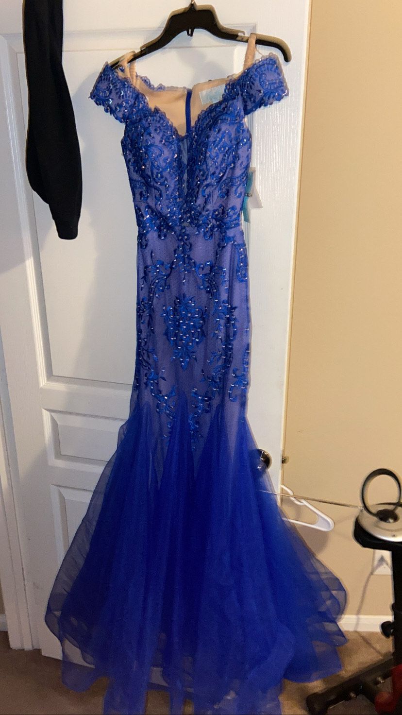 Camille La Vie Size 0 Prom Off The Shoulder Royal Blue Mermaid Dress on Queenly