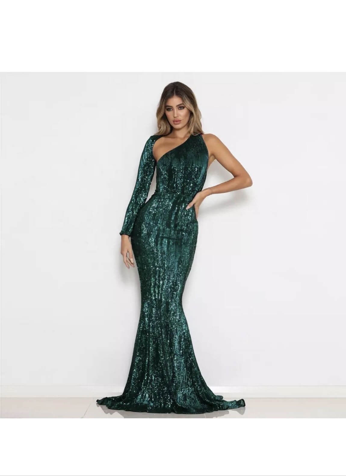 Size 6 Prom Long Sleeve Emerald Green Mermaid Dress on Queenly