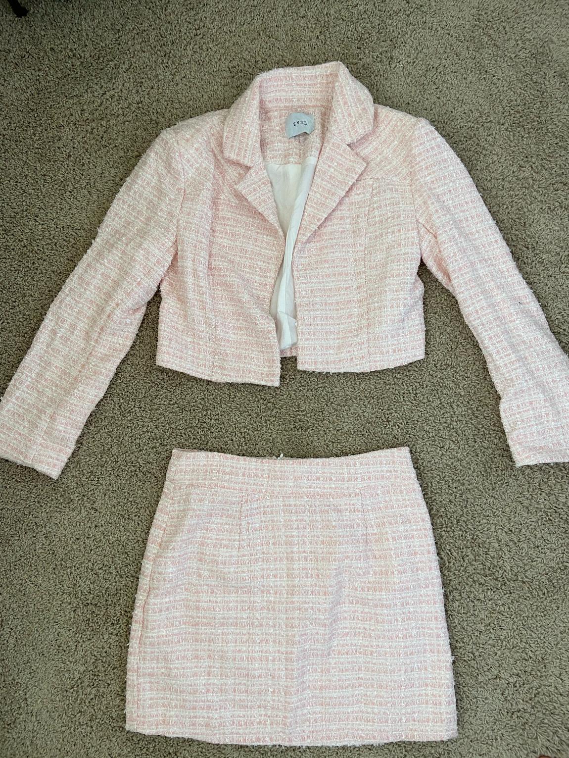 Size 2 Long Sleeve Pink Cocktail Dress on Queenly