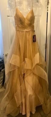Size 6 Prom Gold A-line Dress on Queenly