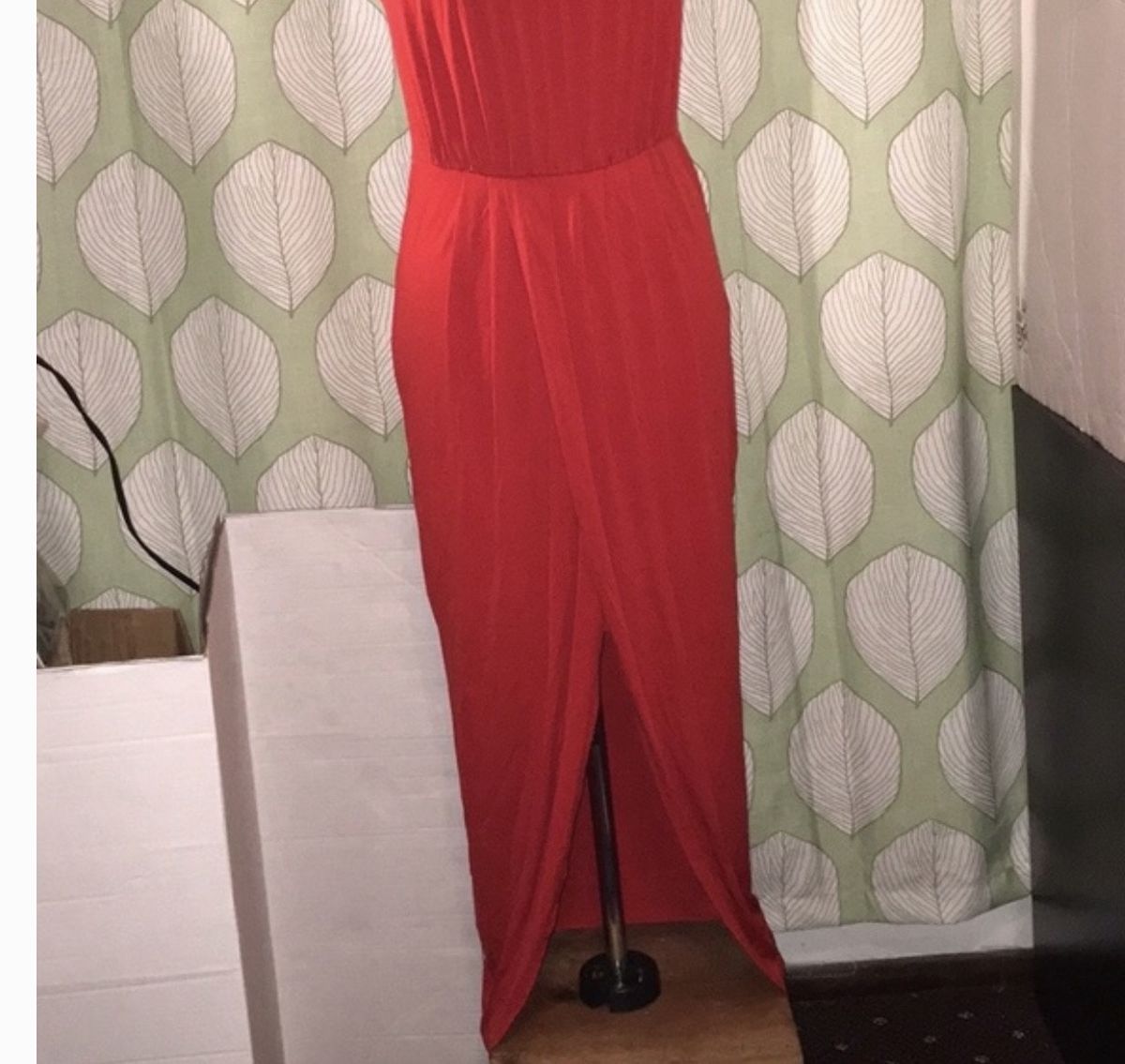 Venus Size 4 Prom Red Floor Length Maxi on Queenly