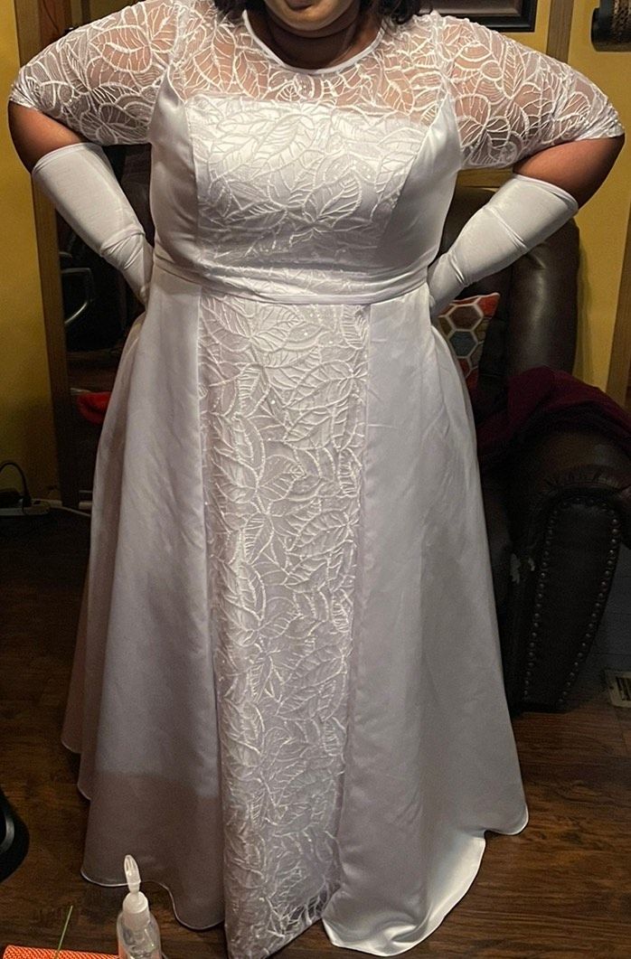 JJs House Plus Size 24 Wedding White Ball Gown on Queenly