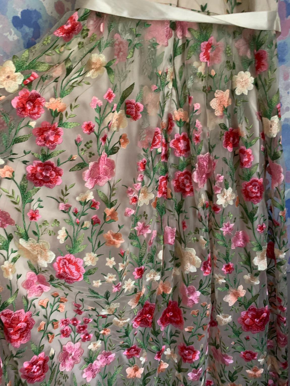 Tahari Arthur s. Levine Size 4 Floral Multicolor Floor Length Maxi on Queenly