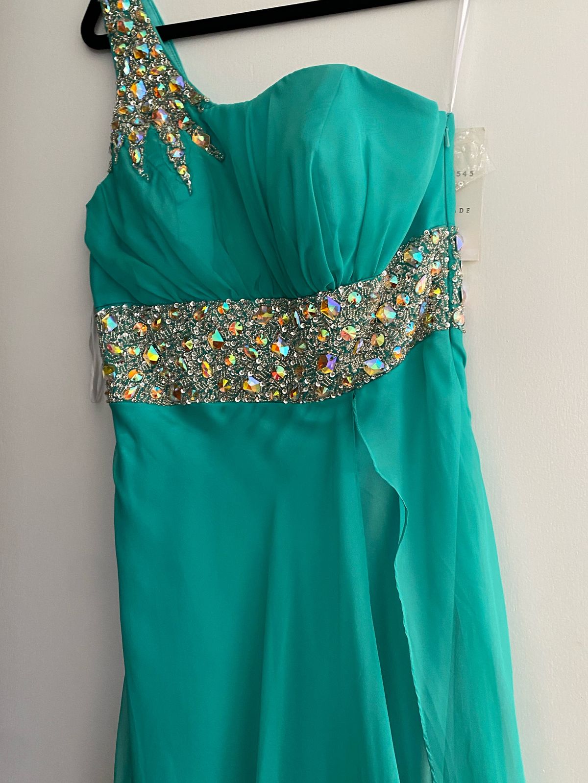 Size 6 Prom Sequined Green Floor Length Maxi on Queenly