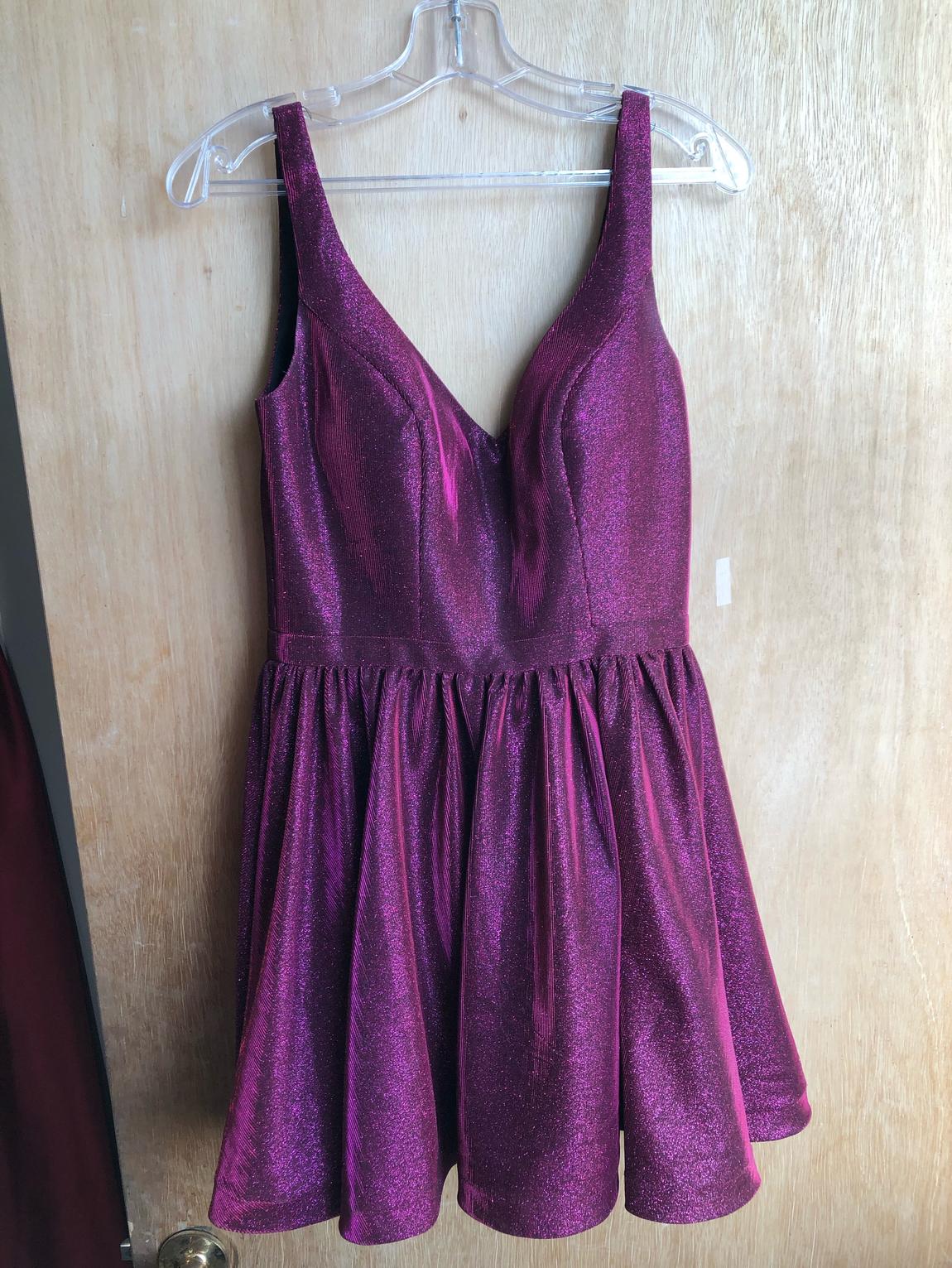 Ellie Wilde Size 4 Purple Cocktail Dress on Queenly