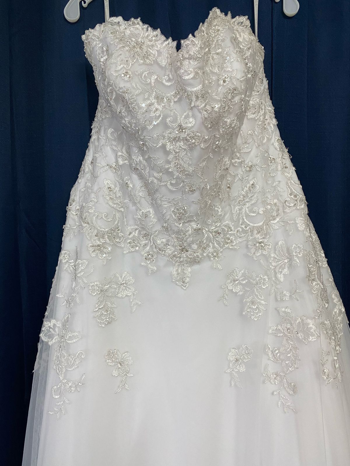 David's Bridal Plus Size 16 Wedding Lace White Ball Gown on Queenly