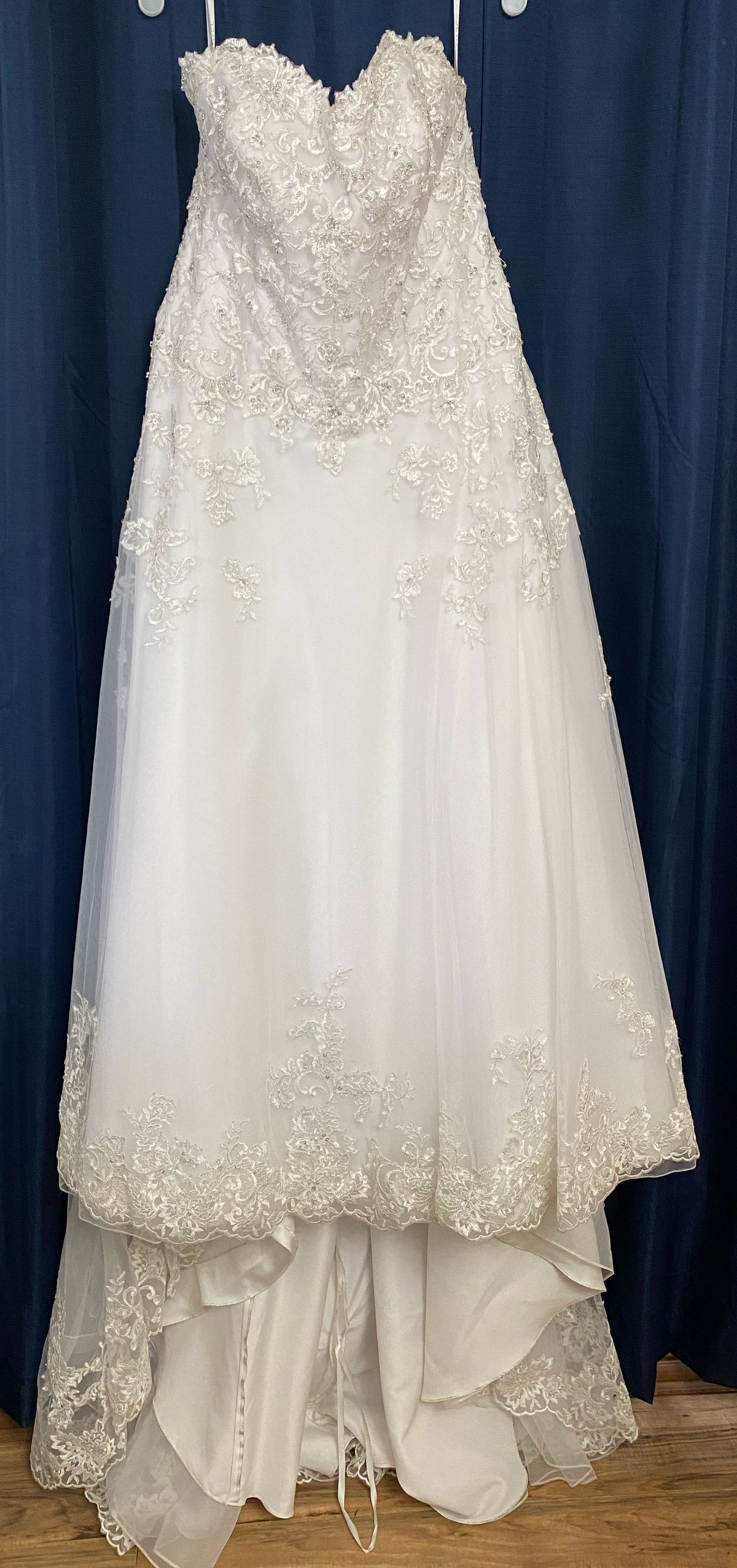 David's Bridal Plus Size 16 Wedding Lace White Ball Gown on Queenly