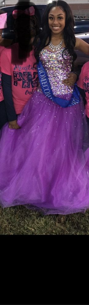 Plus Size 16 Prom Purple Ball Gown on Queenly