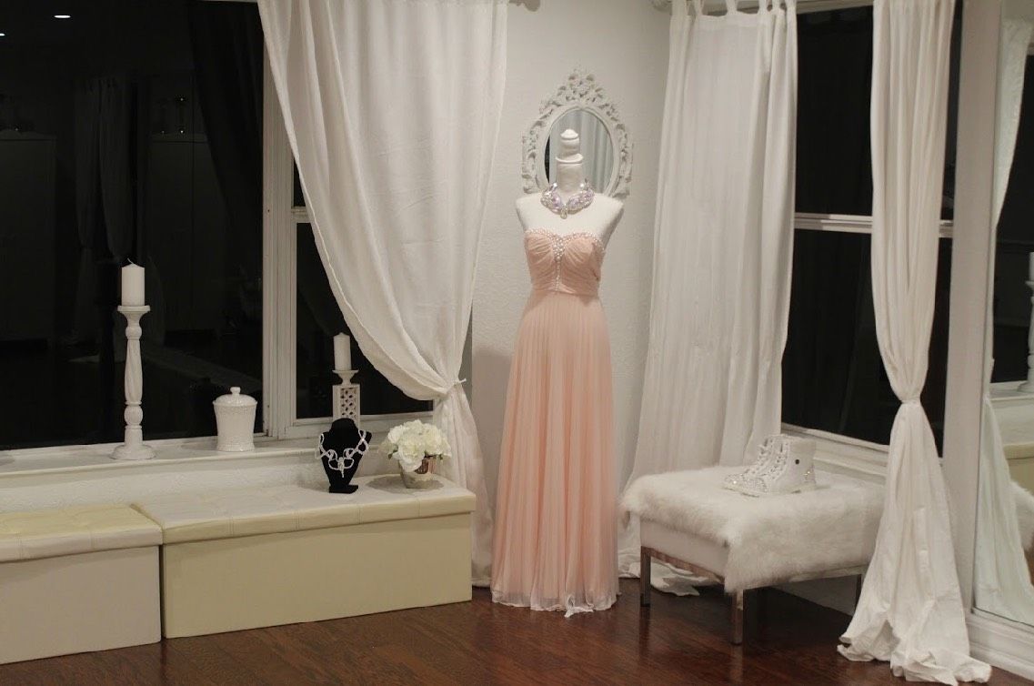 Size 8 Prom Off The Shoulder Pink Ball Gown on Queenly