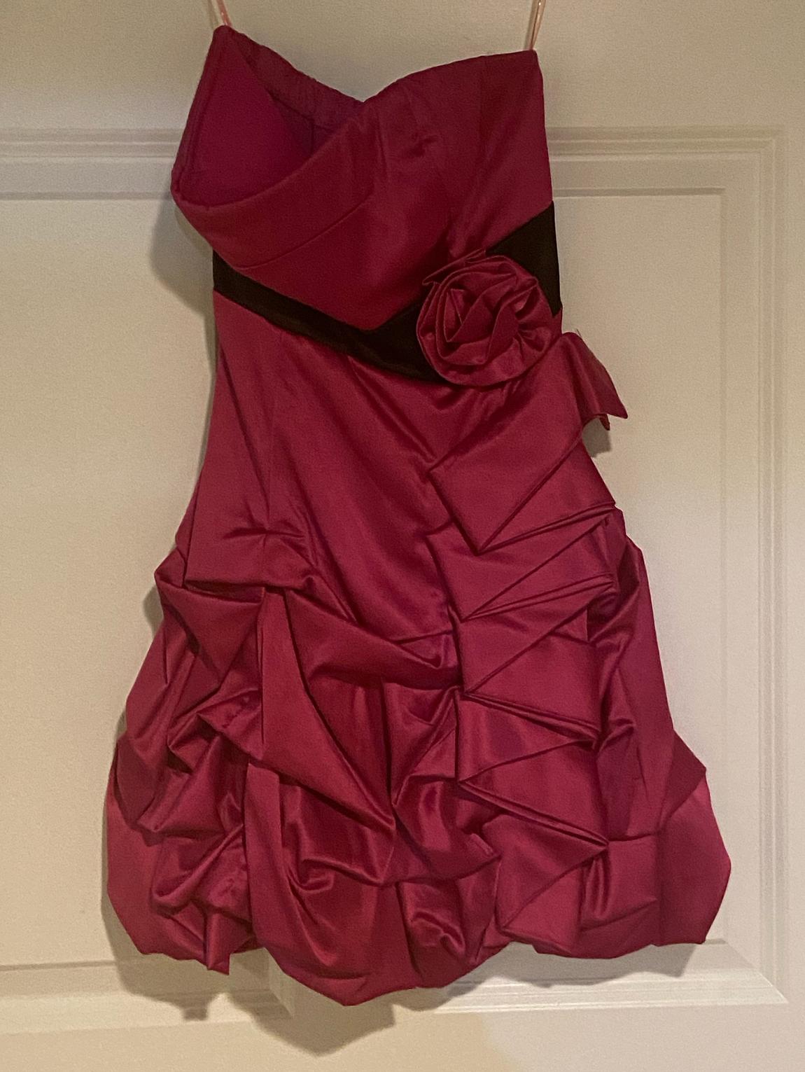 Size 6 Homecoming Strapless Burgundy Pink Cocktail Dress on Queenly