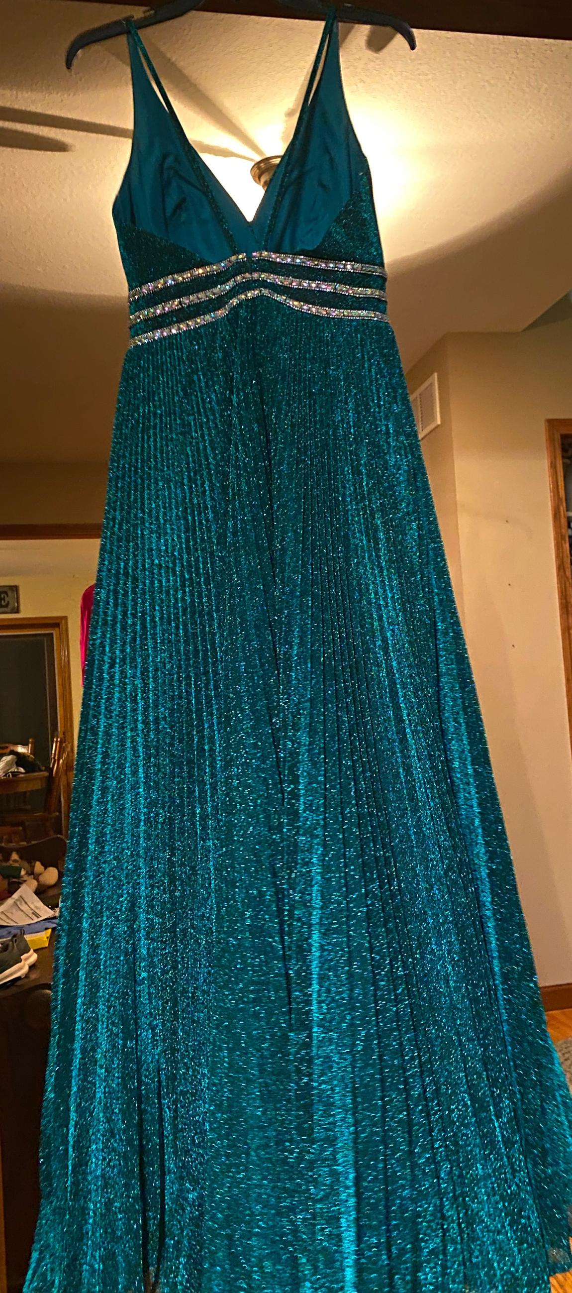 Size 8 Prom Sequined Emerald Green Floor Length Maxi on Queenly