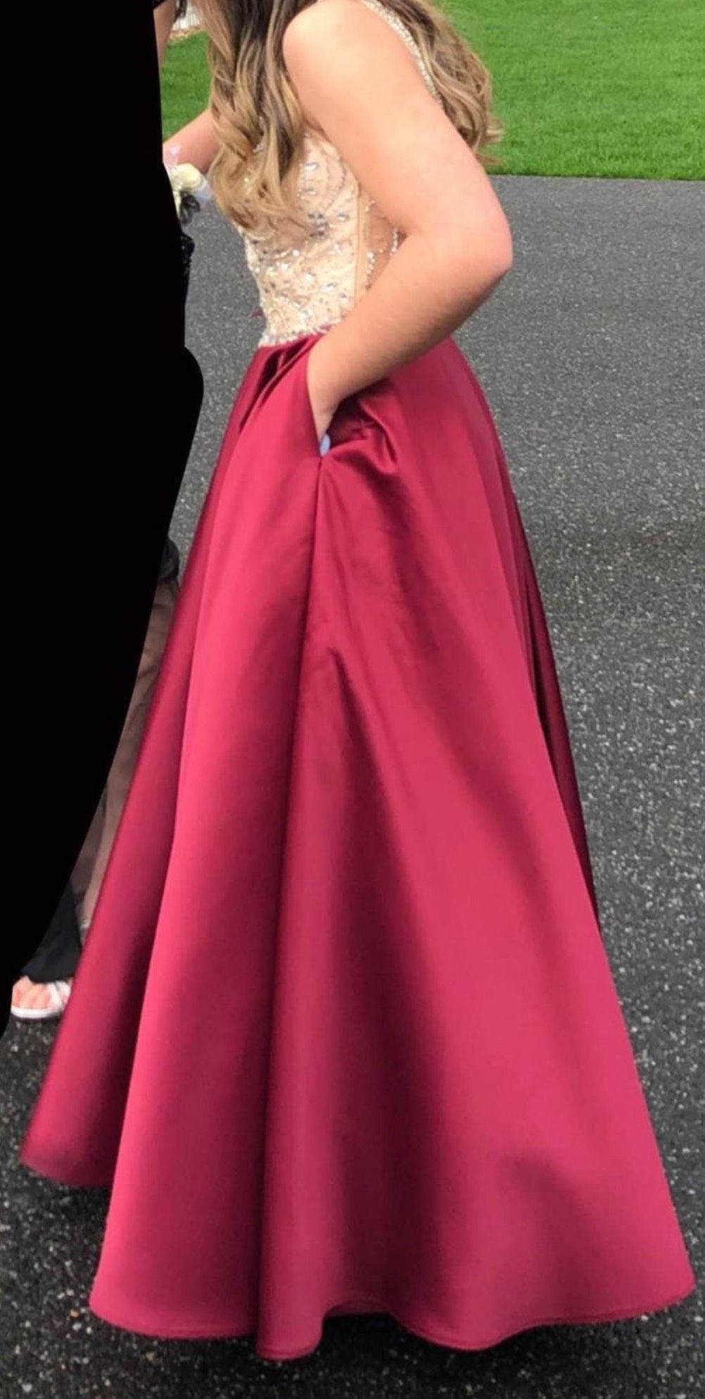 Size 2 Prom Sequined Burgundy Red Dress With Train on Queenly