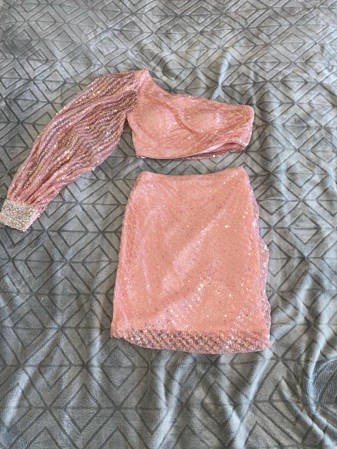 Size 2 Homecoming Long Sleeve Sequined Coral Cocktail Dress on Queenly