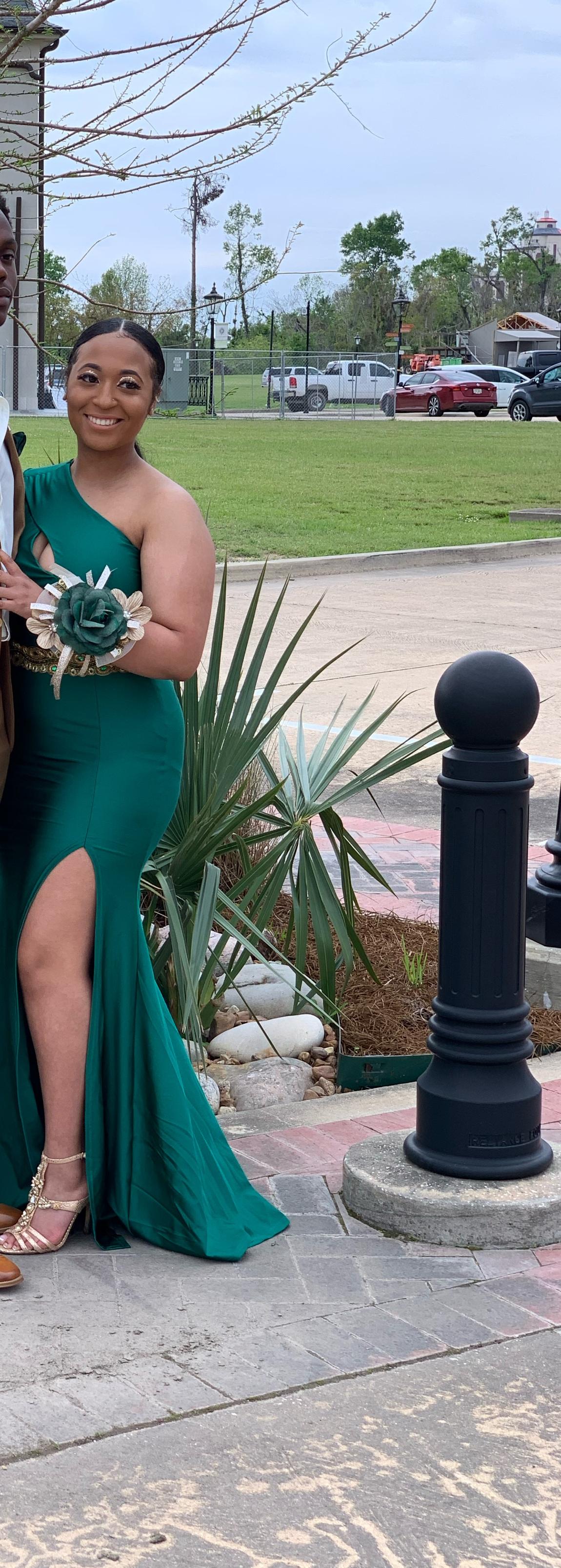 Size 14 Green Side Slit Dress on Queenly