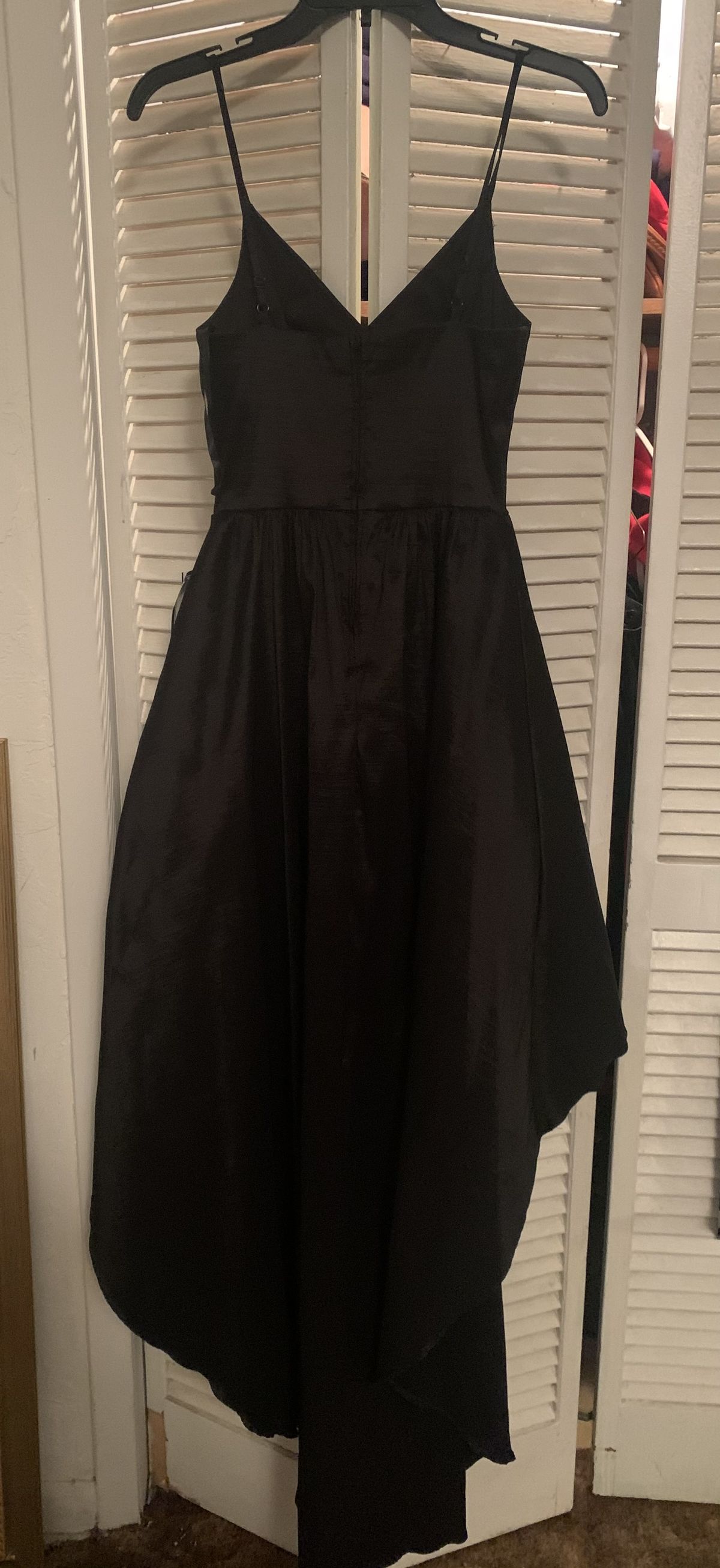 Size 8 Prom Black Cocktail Dress on Queenly