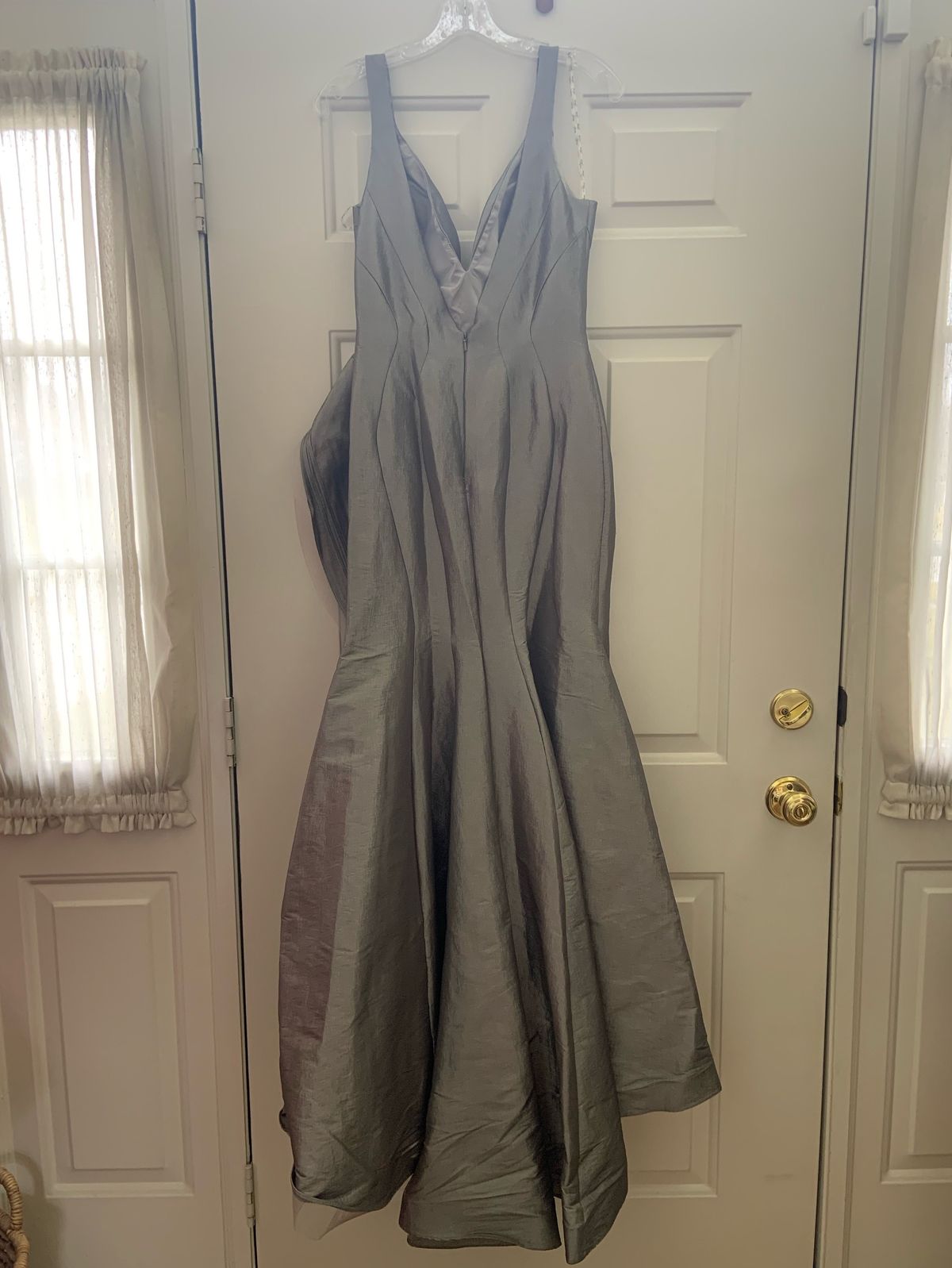 Jasz Couture Size 4 Silver Mermaid Dress on Queenly