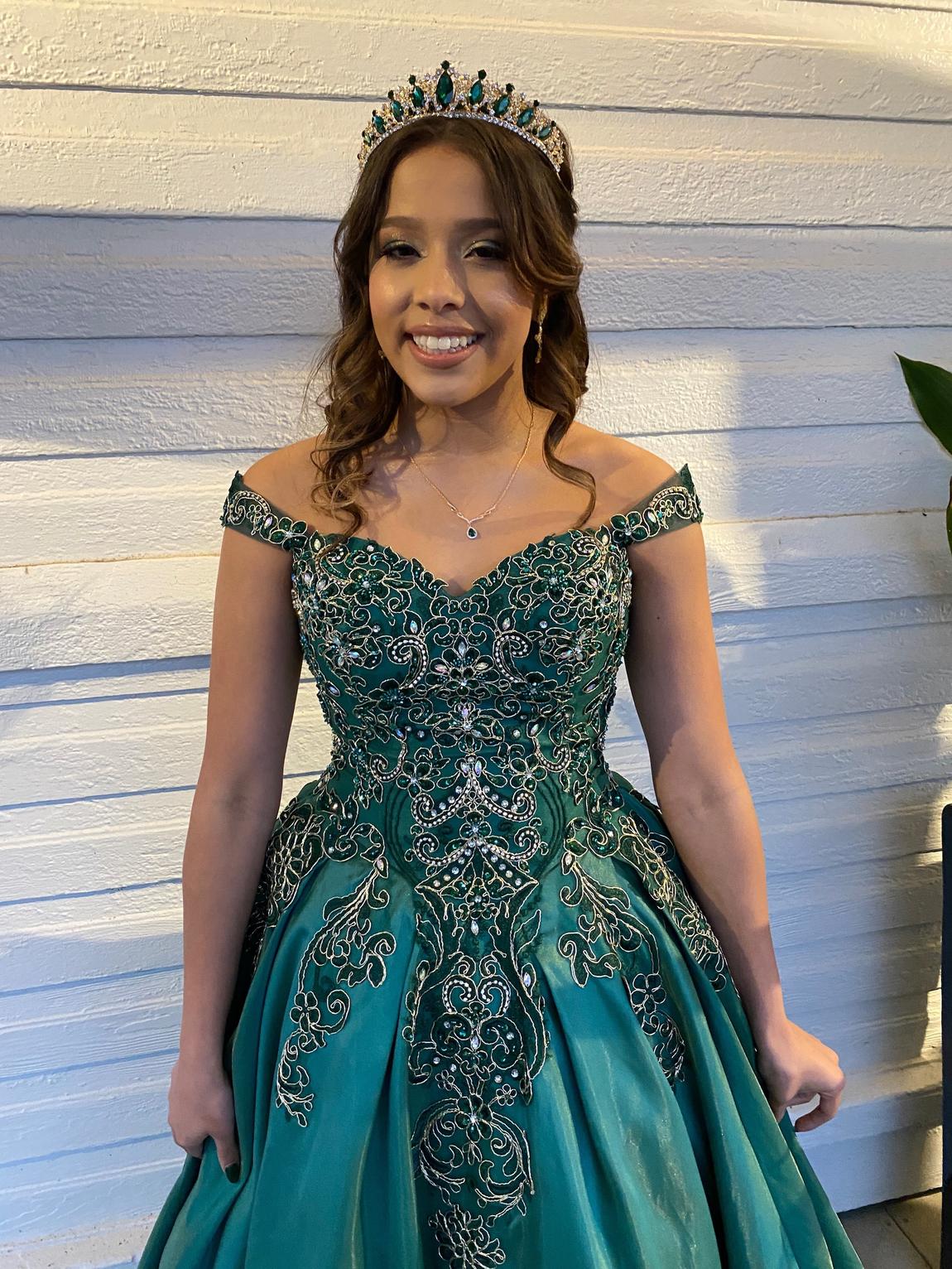 Size 4 Prom Sequined Emerald Green Ball Gown on Queenly