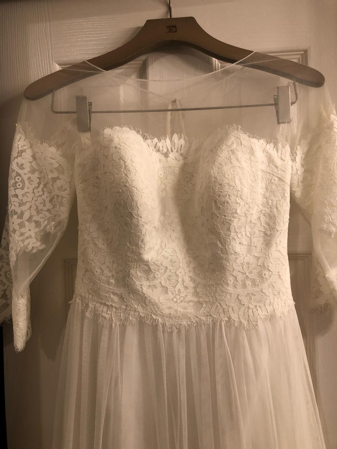 Size 4 Wedding Lace White Dress With Train on Queenly