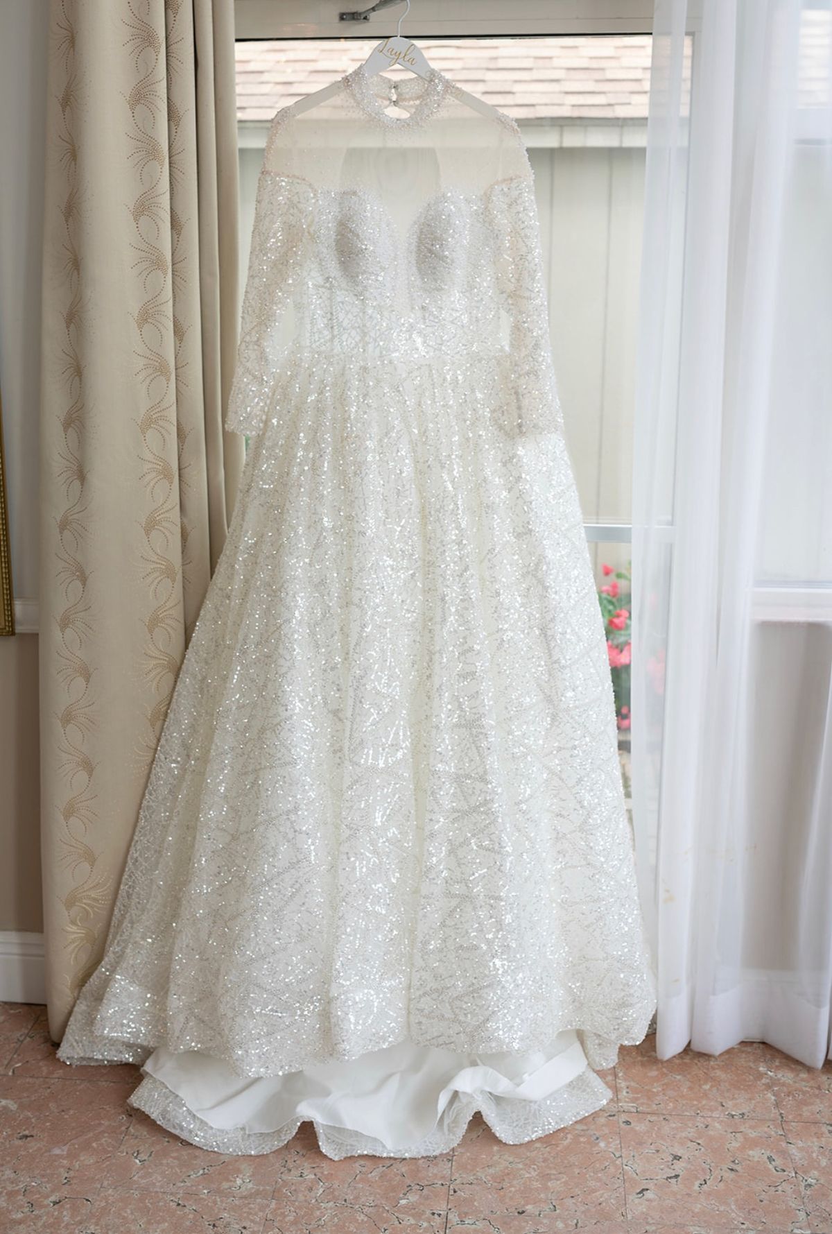Size 8 Long Sleeve White Ball Gown on Queenly