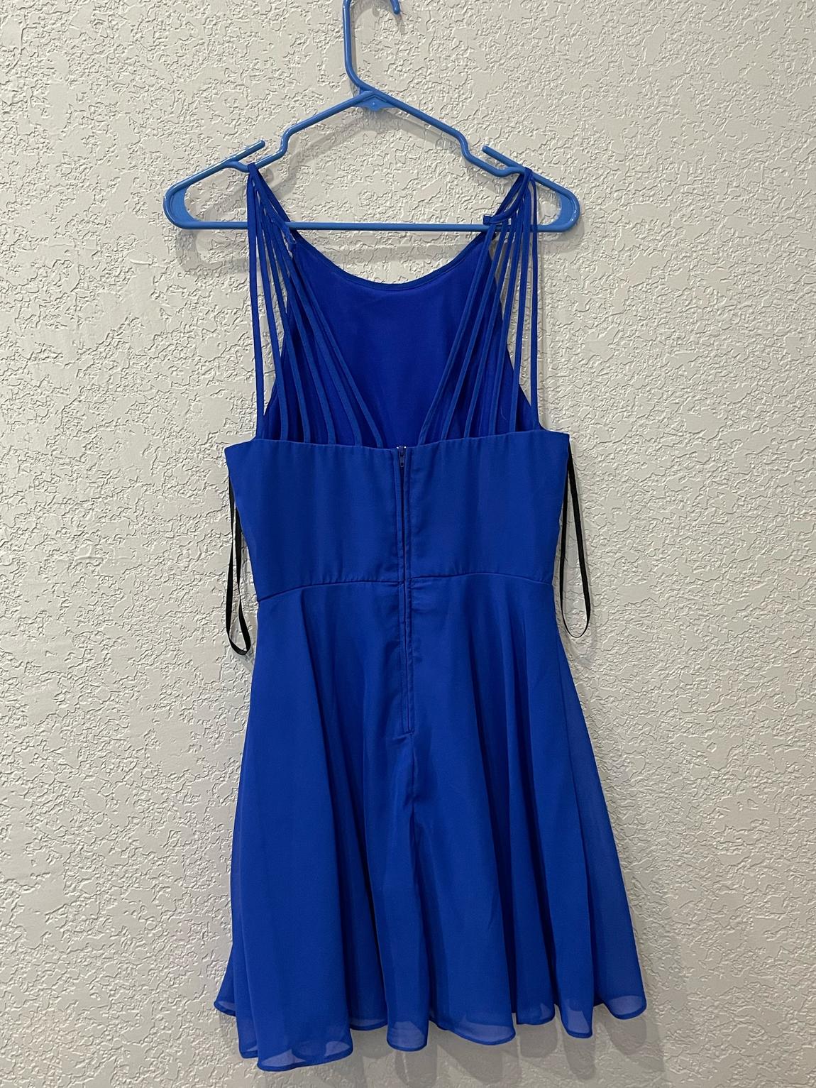 Girls Size 7 Homecoming Blue Cocktail Dress on Queenly