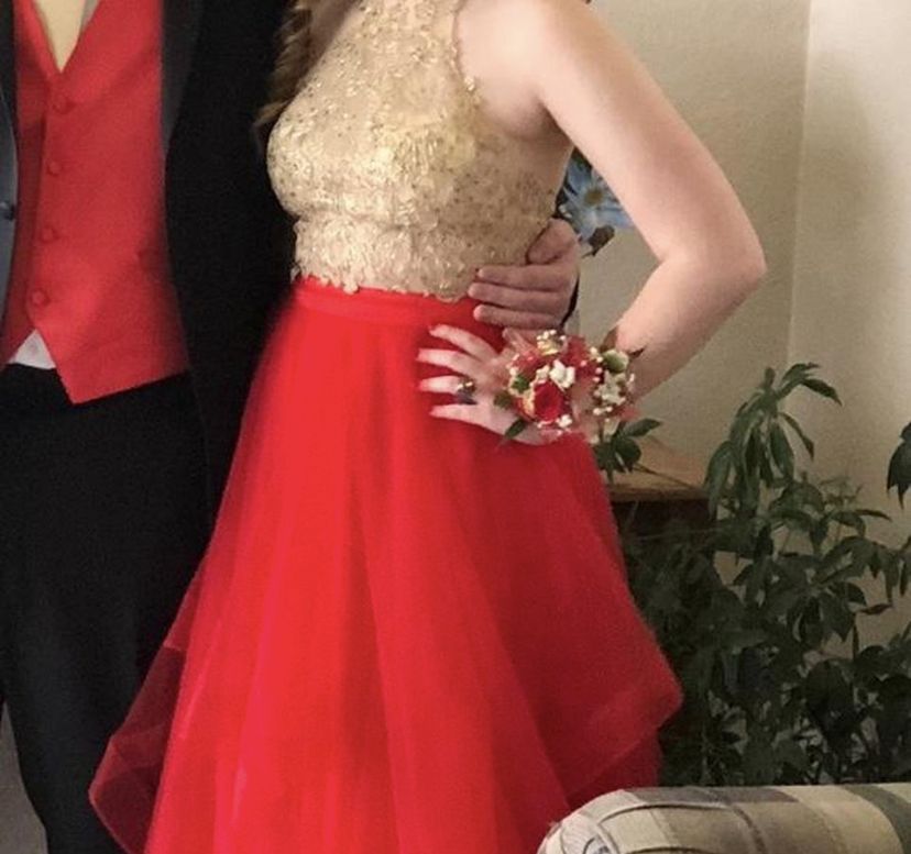 Size 6 Prom Lace Red Ball Gown on Queenly