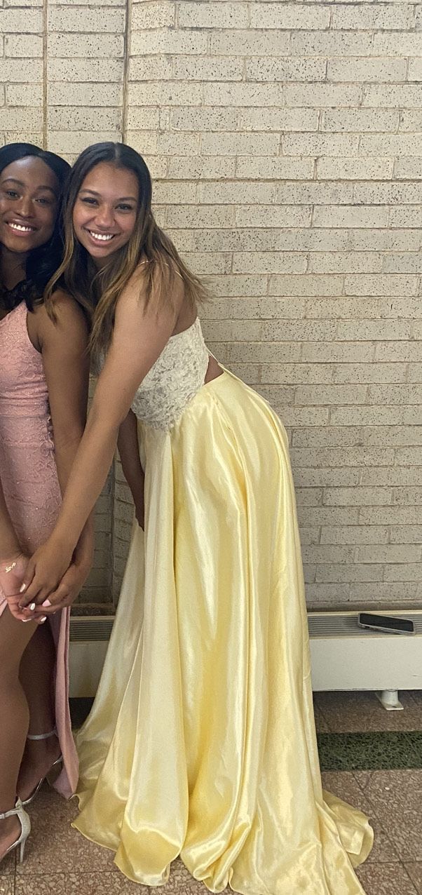 Sherri Hill Size 4 Prom Satin Yellow A-line Dress on Queenly