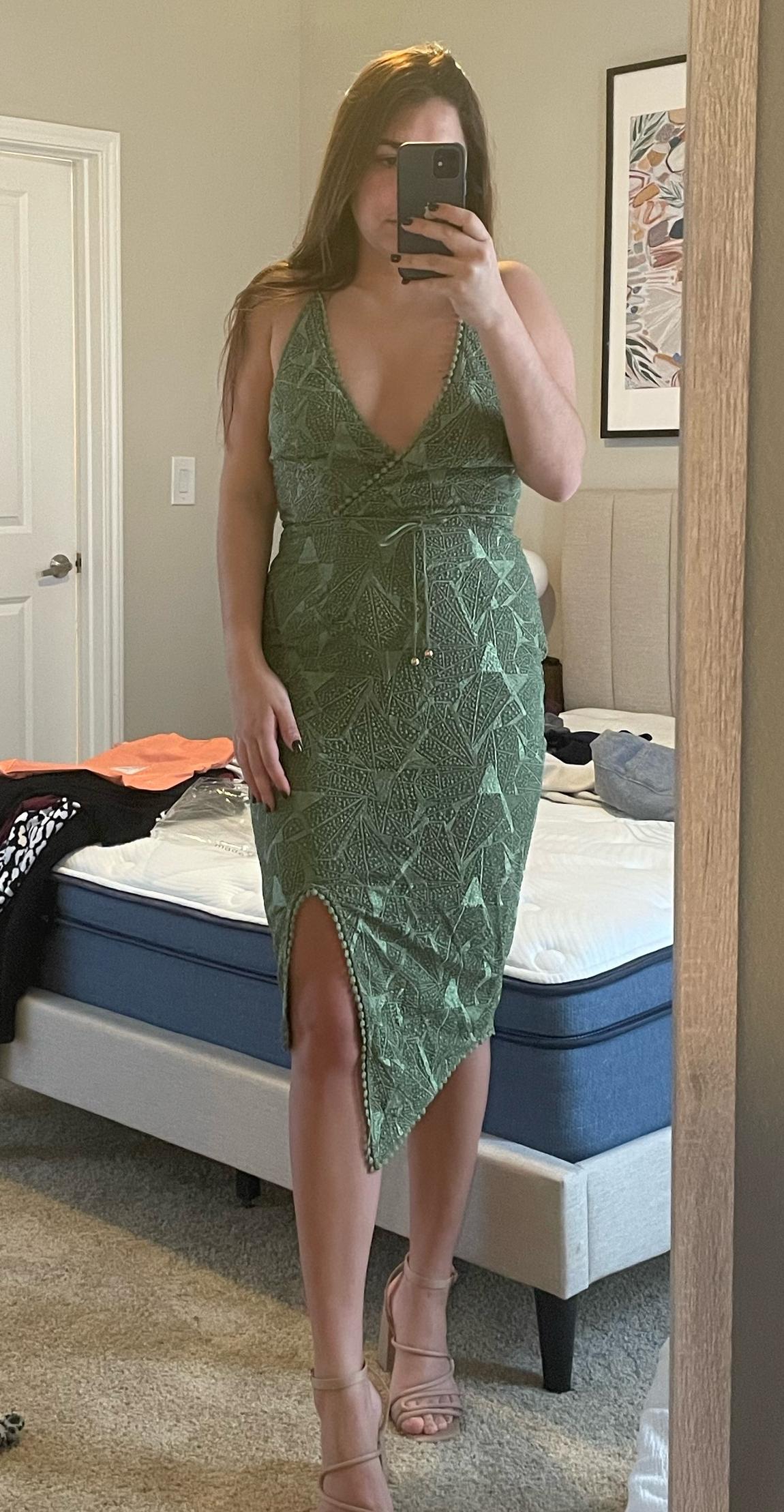 Selfie Leslie Size 6 Green Cocktail Dress on Queenly
