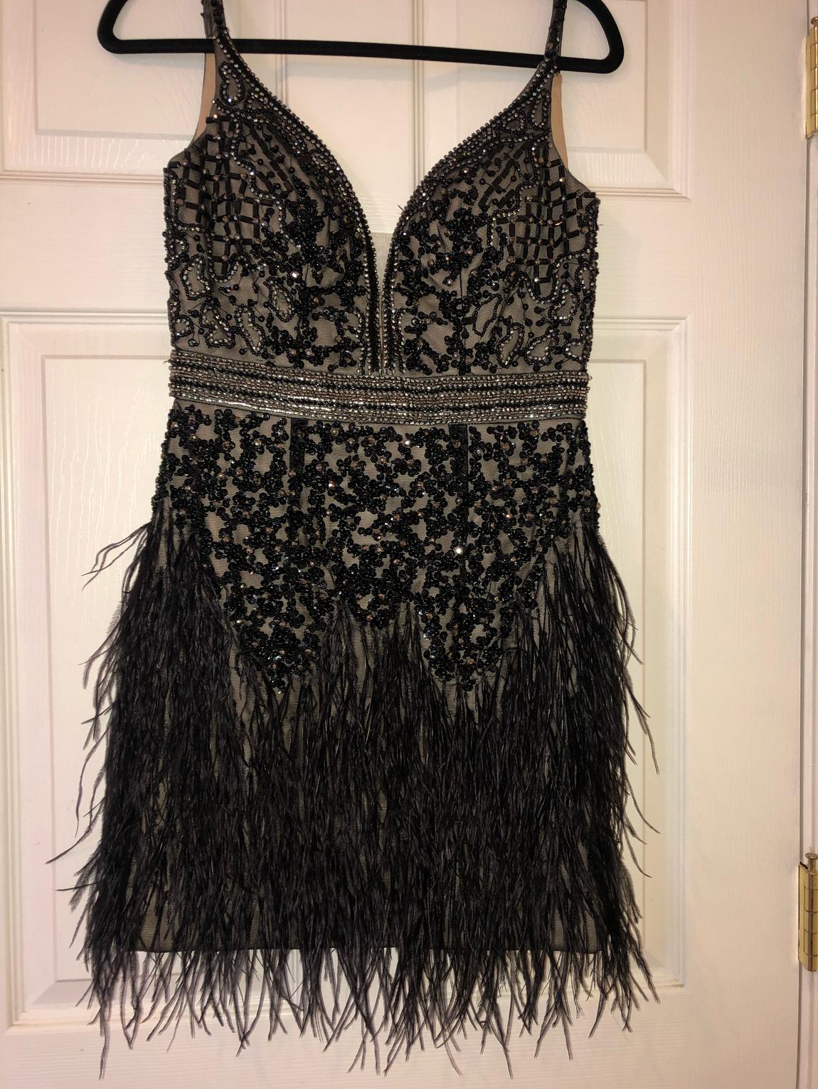 Jovani Size 4 Black Cocktail Dress on Queenly