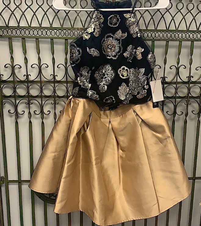 Size 10 Homecoming High Neck Gold Cocktail Dress on Queenly
